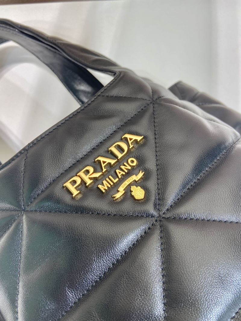 Pra*a tote bags